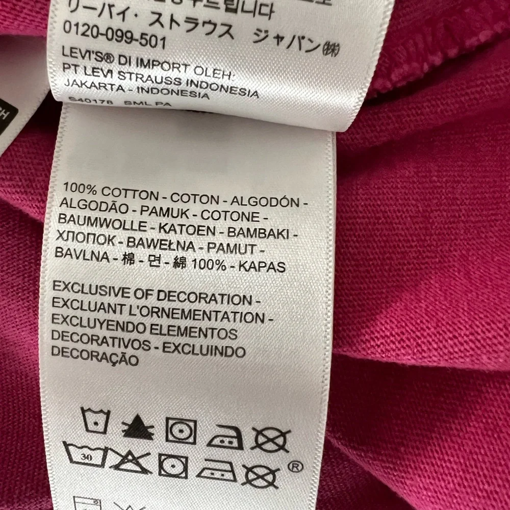 Levi & Peanuts Colab Pink Snoopy T-Shirt - Picture 7 of 7